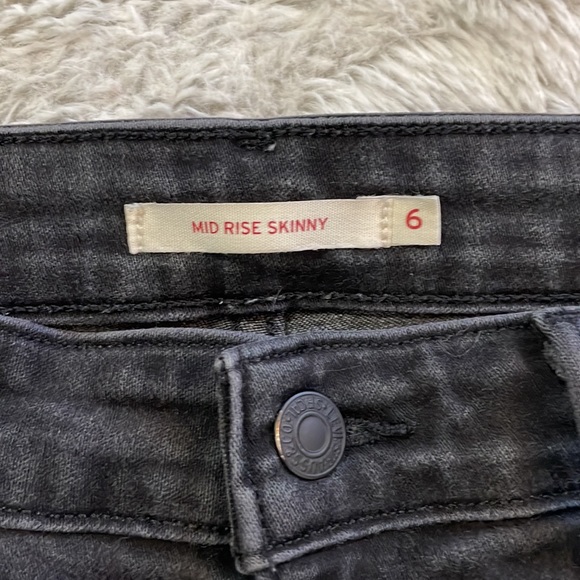 Levi Mid Rise Skinny Jeans - Picture 3 of 5